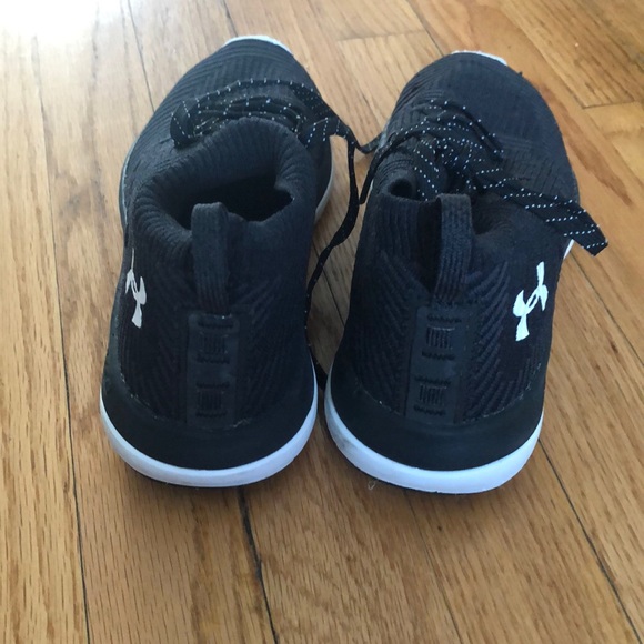 Under armour mesh sneaker - Picture 3 of 4